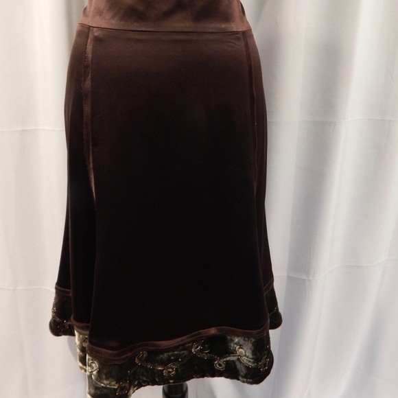 Jon Brown Satin and Velvet Skirt Size 14 - Picture 3 of 6